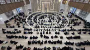 Kars halkı bayram sabahı camilere akın etti