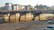 Mustafakemalpaşa merkez köprüsündeki harf krizi tepki çekiyor