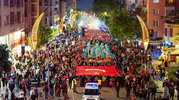 Niğde sokakları 19 Mayıs için fener alayıyla aydınlandı