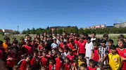 Cengiz Ünder memleketindeki genç futbolculara tecrübelerini aktardı