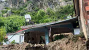 Hatay’da şiddetli yağış bir aileyi evsiz bıraktı