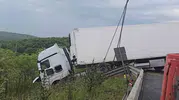 Kuzey Marmara Otoyolu'nda yağışlı hava zincirleme kazaya yol açtı
