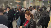 Metroda akşam trafiği arıza ile kilitlendi