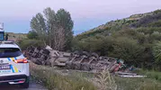 Malatya yolunda ekmek taşıyan tır kaza yaptı