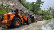 Kumru’da heyelanla kapanan yol yeniden trafiğe açıldı