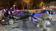 İskenderun Tayfur Sökmen Bulvarında iki araç birbirine girdi