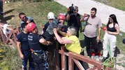 Antalya'da falezlere düşen köpek dron yardımıyla kurtarıldı