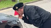 Sivaslı Ömer’in askerlik günündeki bayrak sevgisi herkesi duygulandırdı