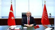 Kemal Kılıçdaroğlu mahkeme kararıyla genel başkanlık koltuğuna geri döndü