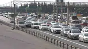 Bayram yolculuğu başladı İstanbul trafiği kilitlendi
