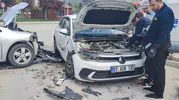 Van İpekyolu’nda otomobiller çarpıştı
