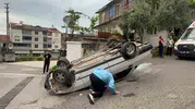 Zonguldak'ta yokuş aşağı freni boşalan otomobil takla attı