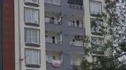 Adıyaman'da beşinci kattan sarkan şahıs herkesi ayağa kaldırdı