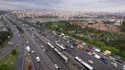 İstanbul trafiği yağmur ve futbolla kilitlendi