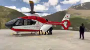 Bahçesaray'da acil durum yaşayan yaşlı hasta helikopterle hastaneye yetiştirildi