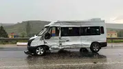 Ankara yolunda tır ve işçi servisi çarpıştı
