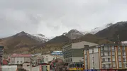 Mayıs ayında şaşırtan görüntü Van Başkale beyaza büründü