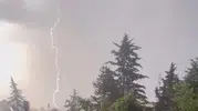 Kastamonu'da spor salonunu küle çeviren yıldırım kamerada