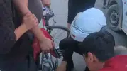 Kahramanmaraş’ta bisiklet kazası geçiren çocuğun imdadına polis yetişti