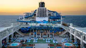 Dev cruise gemisi Aroya rotasını İstanbul’a çevirdi
