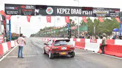 Kepez’de lastik yakan drag tutkunları piste çıktı