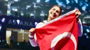 Hatice Kübra İlgün Kazakistan'dan çifte madalyayla döndü