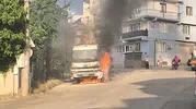 Bursa Yıldırım’da park halindeki kamyon küle döndü