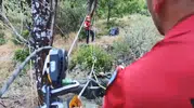 Tunceli’de mantar toplarken derede mahsur kalan 3 kardeşi jandarma kurtardı