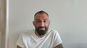 Sivaslı balıkçının oltasına takılan sazan ağaca tırmandı