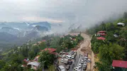 Adana Kozan yolunda heyelan trafiği kesti