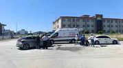 Manavgat'ta kavşak kazası kameralara böyle yansıdı