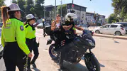 İnegöl'de sınav paniğini motosikletli polis bitirdi