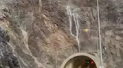 Artvin ve Erzurum arasındaki ulaşımı heyelan kesti