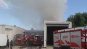 Antalya’da bir servis dükkanını alevler teslim aldı