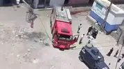 Diyarbakır Bağlar’da bir ev alevlerin hedefi oldu