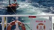 Çanakkale Boğazı'nda motoru bozulan tekne kaptanı yardım istedi