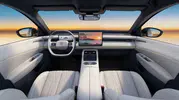 Volkswagen'in yeni hibrit modeli tek depoyla 2000 kilometre yol katedecek