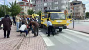 Konya’da kamyonet elektrikli bisikleti sürükledi 4 kişi hastanelik oldu