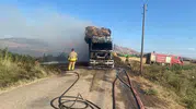 Kırıkhan yolunda saman yüklü tır küle döndü