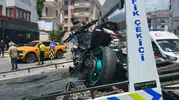 Alanya caddesinde motosiklet ve otomobil çarpıştı