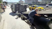 Avcılar'da trafikte dehşet anları İki araç yan yola uçtu