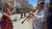 Zonguldak sokaklarında neşeli Roman havası