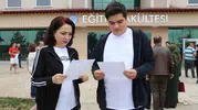 Sivaslı anne ve oğlu aynı okulda sınava ter döktü