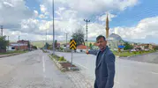 Sivas Şarkışla’da mahalleli çukurlu yollar yüzünden isyanda