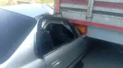 Beypazarı yolunda park halindeki tıra çarpan otomobilde 4 kişi yaralandı