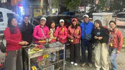 Yüksekova esnafından Taylandlı turistlere közde mısır sürprizi
