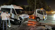 Bursa Yıldırım’da servis minibüsü refüje daldı