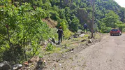 Artvin’de dereye uçan kamyonetteki baba ve oğul aranıyor