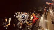 Onlarca göçmen kaçak kıskıvrak yakalandı