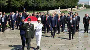 Polonya Cumhurbaşkanı Nawrocki Ankara'da Anıtkabir'e gitti